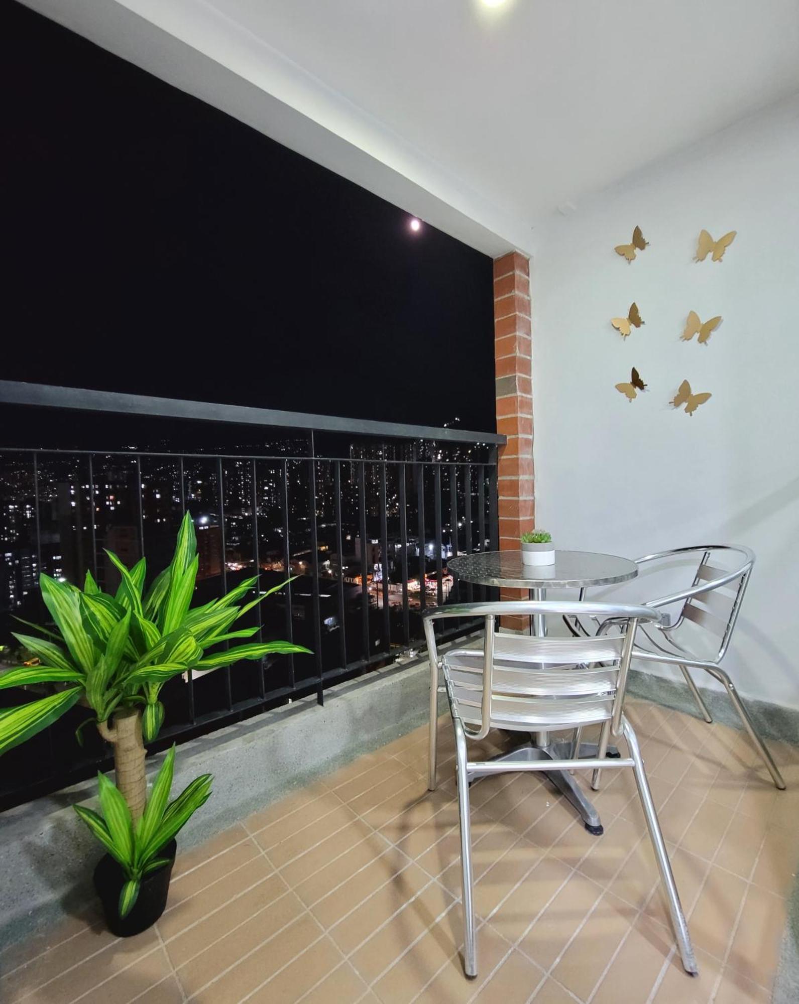 Apartamento Modern High-rise 2/2 With View. *