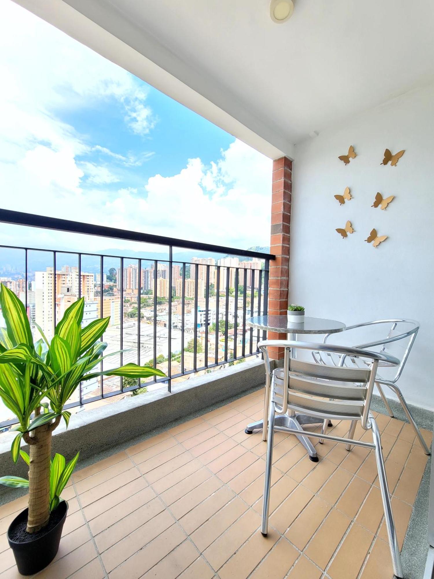 Modern High-rise 2/2 With View. Sabaneta